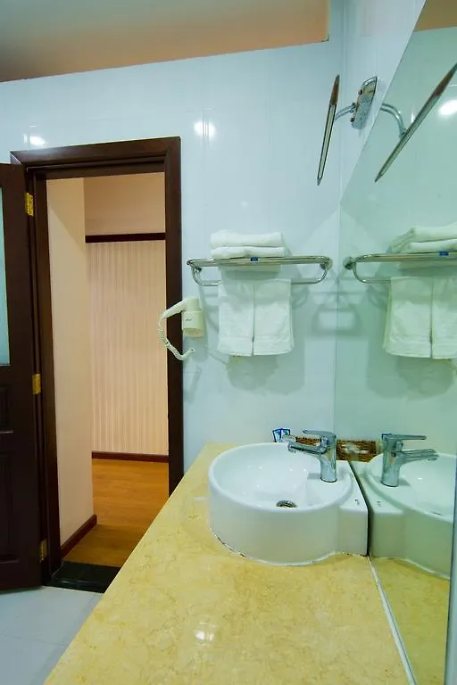 Hung Tuyen Hotel Da Nang 2*,