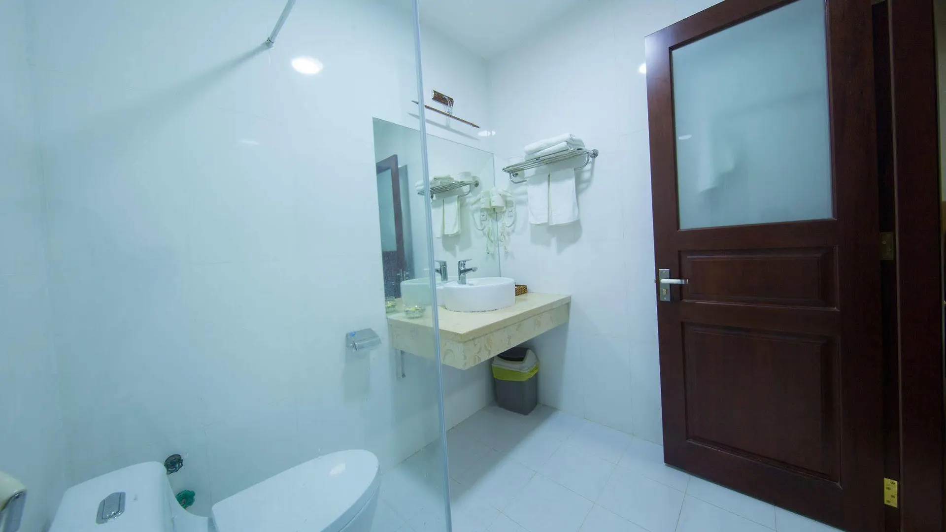 Hung Tuyen Hotel Da Nang 2*,  Vietnam