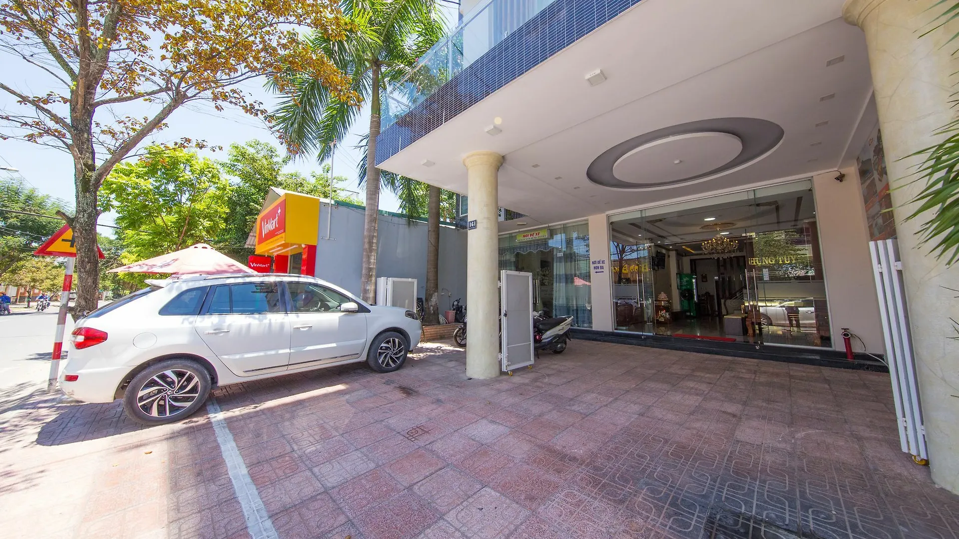 Hung Tuyen Hotel Da Nang 2*,